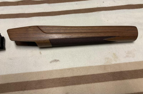 Hola, vendo culata y guardamano de madera para Browning bar 4x. Buen estado y sin ningun desperfecto. 00