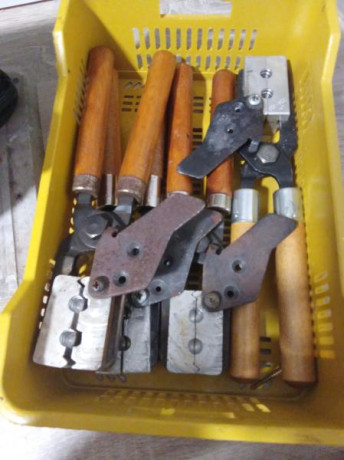 Vendo Torreta , plato del 9 y 45 colocar de puntas 80€
Dies del. 32 Lee 35€
1000 vainas del 38 40
Hornillo 01