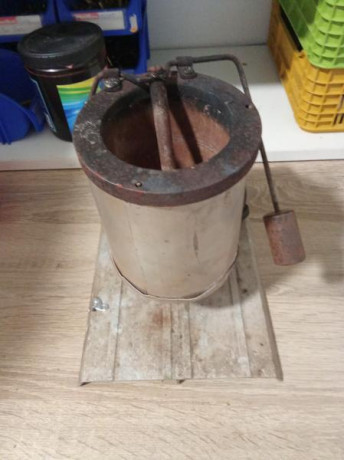 Vendo Torreta , plato del 9 y 45 colocar de puntas 80€
Dies del. 32 Lee 35€
1000 vainas del 38 40
Hornillo 00