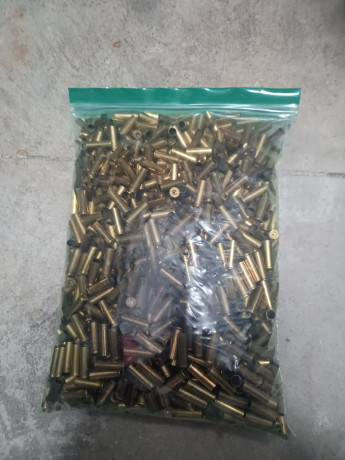 Vendo Torreta , plato del 9 y 45 colocar de puntas 80€
Dies del. 32 Lee 35€
1000 vainas del 38 40
Hornillo 70