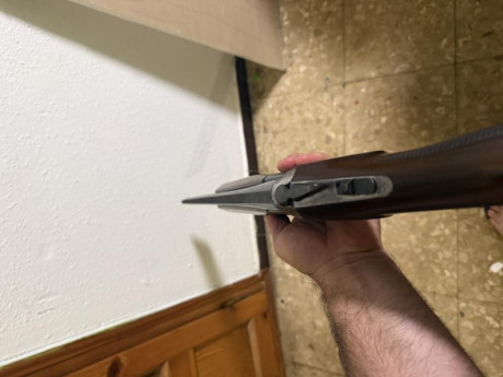 Pongo en venta una escopeta de foso marca Eduard Kettner perfecta de ajustes y en muy buen estado estético.

Características:

* 00