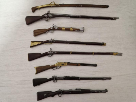 Vendo este lote de armas miniatura en plomo Lote 25 €.  Envio incluido. VENDIDO 02