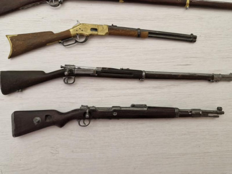 Vendo este lote de armas miniatura en plomo Lote 25 €.  Envio incluido. VENDIDO 01