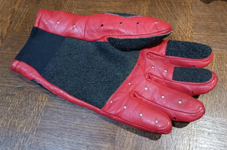 Vendo guante de tiro Anschutz modelo 101 en muy buen estado por 40€.
Entrego en mano en Zaragoza.

Saludos, 00