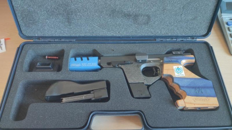 Gsp expert calibre .32 dos cargadores, caza vainas y ayuda de cargador. Cacha talla M. Se vende por cambio 00