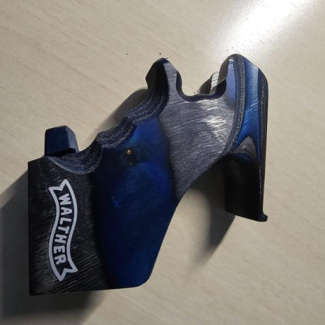 VENDO CACHA DIESTRA DE WALTER GSP 500 EN TALLA L , SE VENDE POR QUEDARME GRANDE CUANDO COMPRE EL ARMA, 01