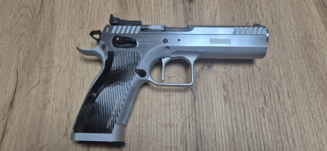 Pistola Tanfoglio stock II en perfecto estado, como se ve en las fotos. 
Se ha usado solo para tiro de 01