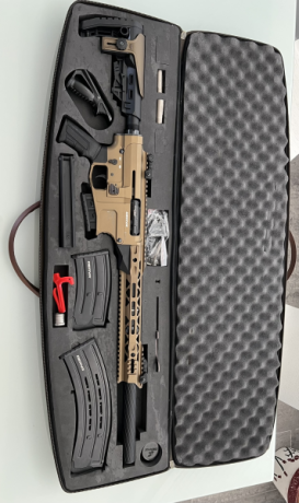 Escopeta semiautomática en cal. 12/76 totalmente nueva. Estética tipo AR-15. Cañón de 50 cm. Culata ajustable. 02