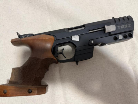 Tesro calibre 32 con carro del 22,estado excelente ideal para nuevos federados.

Arma se puede ver y probar 01