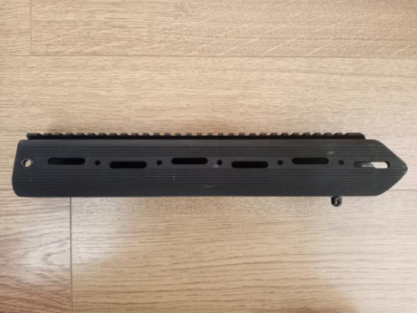 Vendo Ar15 guardamanos flotante para longuitud de toma de gases rifle

100€ envio incluido 02