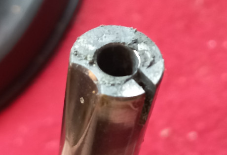 Mantengo mis armas impecables, prácticamente sin microbios.

Ayer un amigo adquirió una Mach Guns MG-2... 10