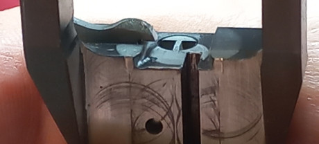 Mantengo mis armas impecables, prácticamente sin microbios.

Ayer un amigo adquirió una Mach Guns MG-2... 21