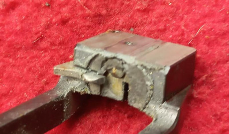 Mantengo mis armas impecables, prácticamente sin microbios.

Ayer un amigo adquirió una Mach Guns MG-2... 20