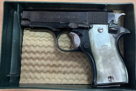 Se vende Star DKL (9 corto) con cachas nacaradas, casi sin uso, en su caja original y un solo cargador. 02