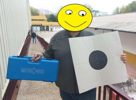 Mantengo mis armas impecables, prácticamente sin microbios.

Ayer un amigo adquirió una Mach Guns MG-2... 82