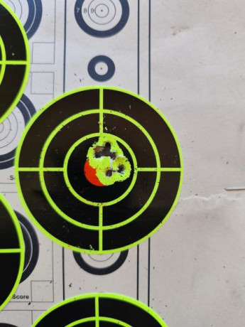 Se vende PCP Airmaks Katran 5.5 
Latiguillo , cargador , moderador de sonido , maleta varias cajas de 90