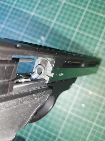 Hola. Vendo esta estupenda y divertida pistola del calibre 22 Smith & Wesson Model 22A-1 en muy buenas 00