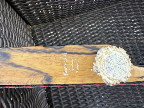 Vendo arco ZURDO “BLAC WIDOW” PSA x 42” a 28. Madera ébano color blanco y negro, con otro juego de tornillo 11