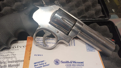     Guido en F
Muy bien cuidado 
Maletin no original y documentacion 
Esta en Madrid 
600 euros más 30 01