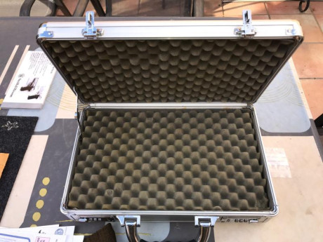 Pues como se suele decir, quien mucho abarca poco aprieta.
Por motivo de nuevo proyecto y no llegar a 00