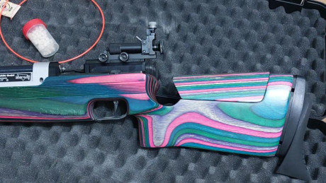 Está como se ve en las imágenes. 

La adquirí durante el COVID a un coleccionista de este tipo de armas, 02