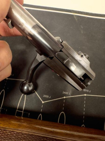 Hola.
Vendo este Cz 550 Lux en calibre 30-06. Tiene selector de pelo y capacidad para regular recorrido 50