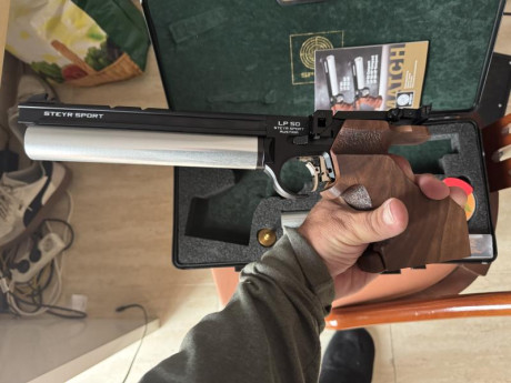 Hola buenos días ,vendo una steyr lp50 con apenas 200 disparos(comprada en abril de 2025) por no usar, 11