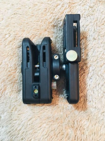 Un compañero pone en venta una  funda casi sin uso .funda Gugga rivas vale para todas las pistolas , trae 01