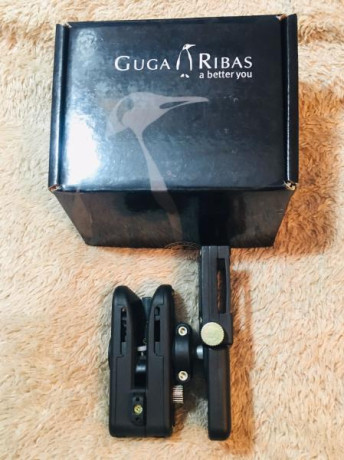 Un compañero pone en venta una  funda casi sin uso .funda Gugga rivas vale para todas las pistolas , trae 12