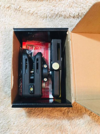 Un compañero pone en venta una  funda casi sin uso .funda Gugga rivas vale para todas las pistolas , trae 11