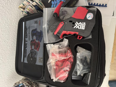 Hola buenas tardes,vendo empuñadura smart grip para pistola aire practicamente nueva 
la compre para probarla 02
