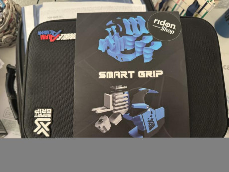 Hola buenas tardes,vendo empuñadura smart grip para pistola aire practicamente nueva 
la compre para probarla 20