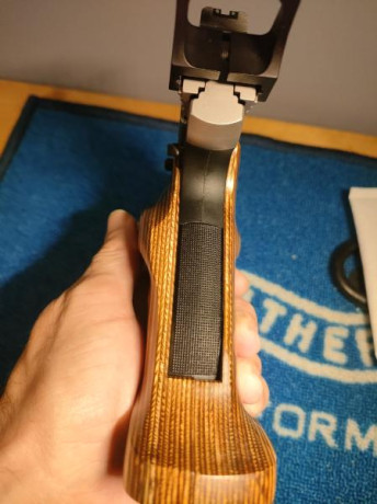 Pongo en venta estas cachas para Smith wesson VICTORY 22 lr. De la firma volquartssen 
90€ más envío 00