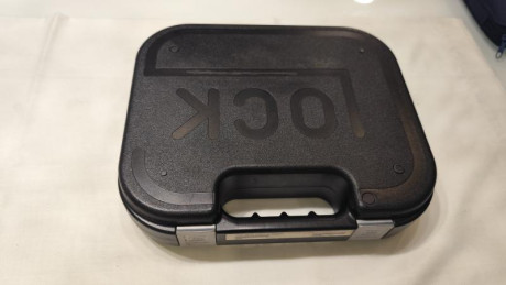 Vendo pistola Glock 34 Gen3, calibre 9x19 Parabellum, guiada en F,  con algunos accesorios para IPSC:

 01