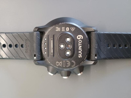 Reloj para montaña y atletismo, trail running, gimnasio, etc Suunto 9. Pantalla y armis impoluta , sin 01