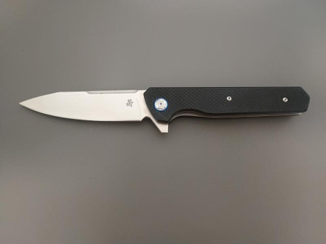 Navaja Sitivien ST135, acero D2, cachas de G10, apertura suave por flipper y rodamientos. Ajustes perfectos. 20