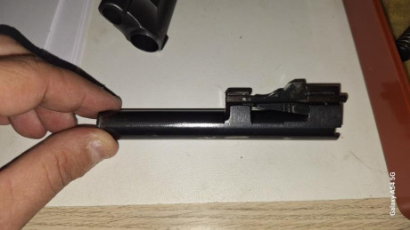 Estimados, pongo a la venta una pistola LLAMA M-82 con su caja original, obviamente en 9pb. 
El arma apenas 31