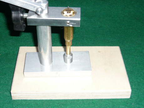 Hola compañeros.

Llevo tiempo buscando una herramienta para quitar pistones de tipo Berdan. 

He intentado 100