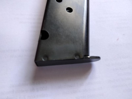 Hola, pongo a la venta un cargador para la pistola Astra 800 del calibre 9mm Parabellum , no es original 11