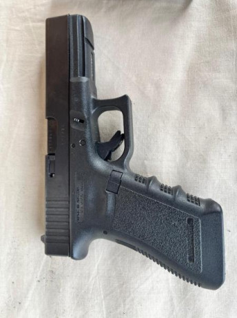 VENDO Glock 17 - Gen 3, en estado de REESTRENO.
El arma se compró nueva en TOP-GUN y solo ha hecho las 12