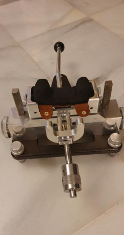 En Venta Torreta de Tiro Precision IRANI. Precio 900€ Interesados tel. 636111985 01