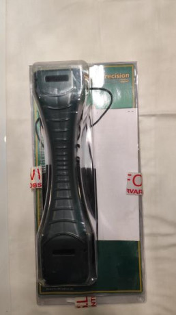 Vendo velocímetro marca Caldwell
Como lo venden sin trípode me tuve que comprar uno aparte y ahora lo 00