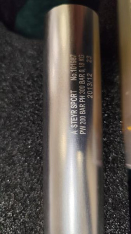 Vendo pistola de aire comprimido marca Steyr modelo LP50 
Las botellas de aire están timbradas en 2013/12 02