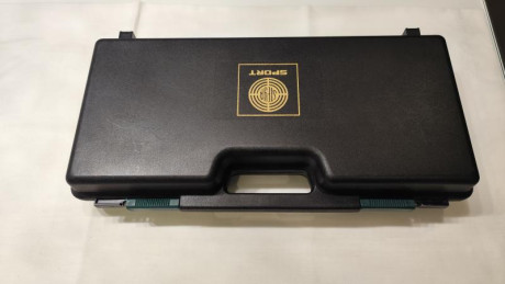 Vendo pistola de aire comprimido marca Steyr modelo LP50 
Las botellas de aire están timbradas en 2013/12 01