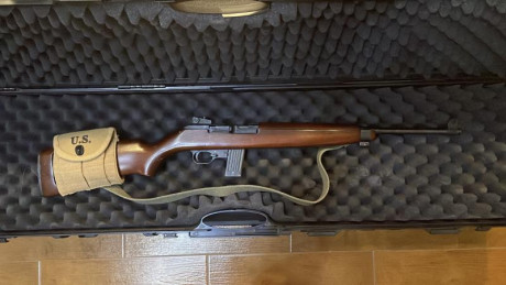 Se vende una carabina M1 de la marca ERMA. Se vende como se muestra en la foto, bolsillos para cargadores, 01