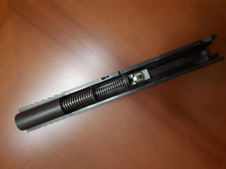 Vendo STI Edge del calibre 9 milímetros más kit del 22 el kit del veintidós está por estrenar ni un solo 11