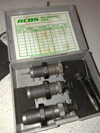 Pongo a la venta una cajita original con 3 dies RCBS.
Calibre 357 MAG/38SPL
Precio 80,-€ +portes

 1763563001652.jpg 01