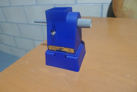 Quitando cosas de un compañero por abandono de actividad, Pongo en venta los siguientes artículos:

Recortador 01