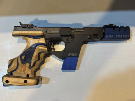 Buenas tardes vendó Walther.32 por 1000 euros transporte incluido,un saludo. 00