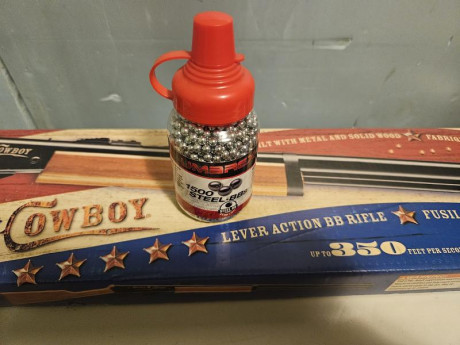 Serían 4 en total.:
1-.Marlin Cowboy de bolas de acero cal.4,5 .
2- Diana G65 de flechas cal. 4,5.
3-Winchester 01